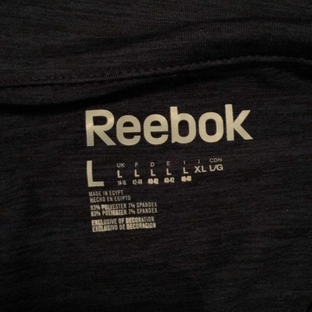 Long sleeve Reebok polyester/spandex pullover - Picture 3 of 3